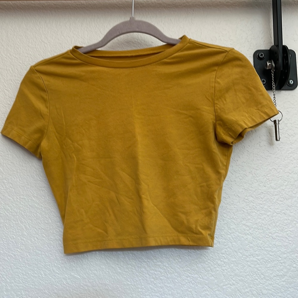 🪩 Wild Fable Mustard yellow crop tee